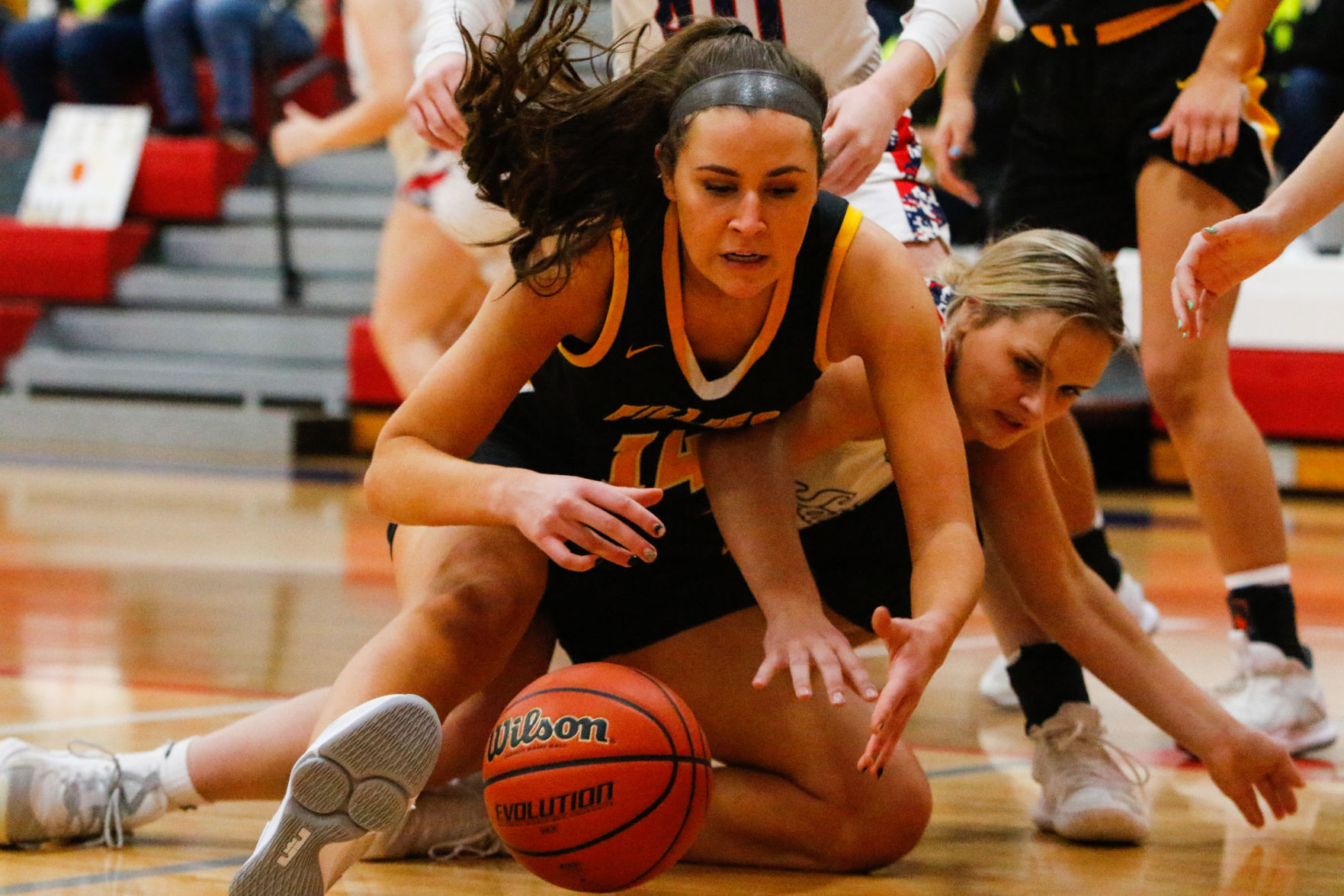 Girls PCC tournament final - Kouts vs. South Central